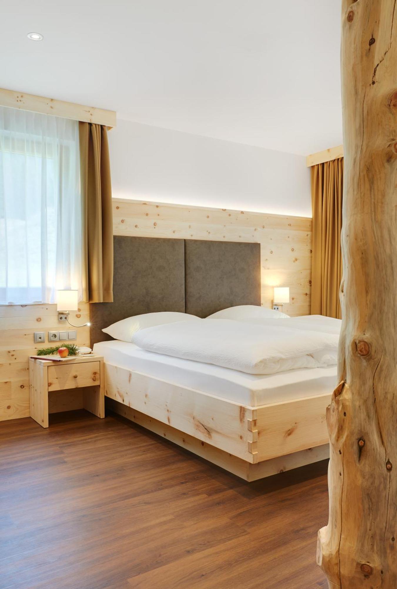 Alpin Stile Hotel Laion Ngoại thất bức ảnh